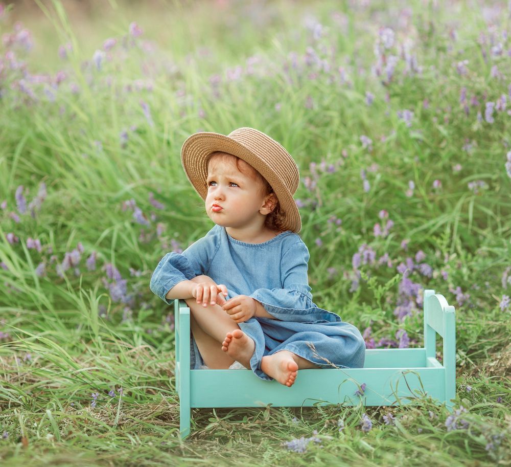Ева и цветы под названием Вика
