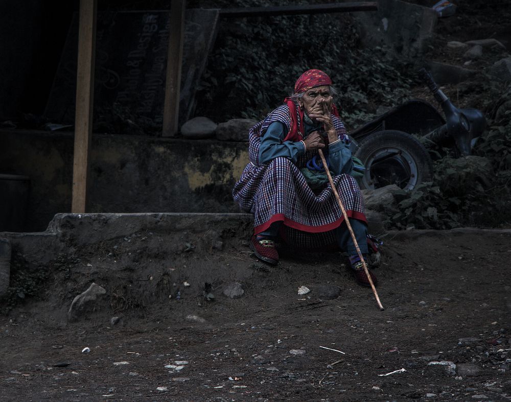 Женщина в Гималаях