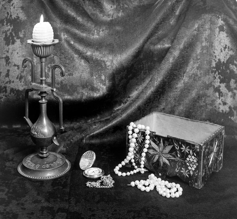 Жемчуг на черном бархате