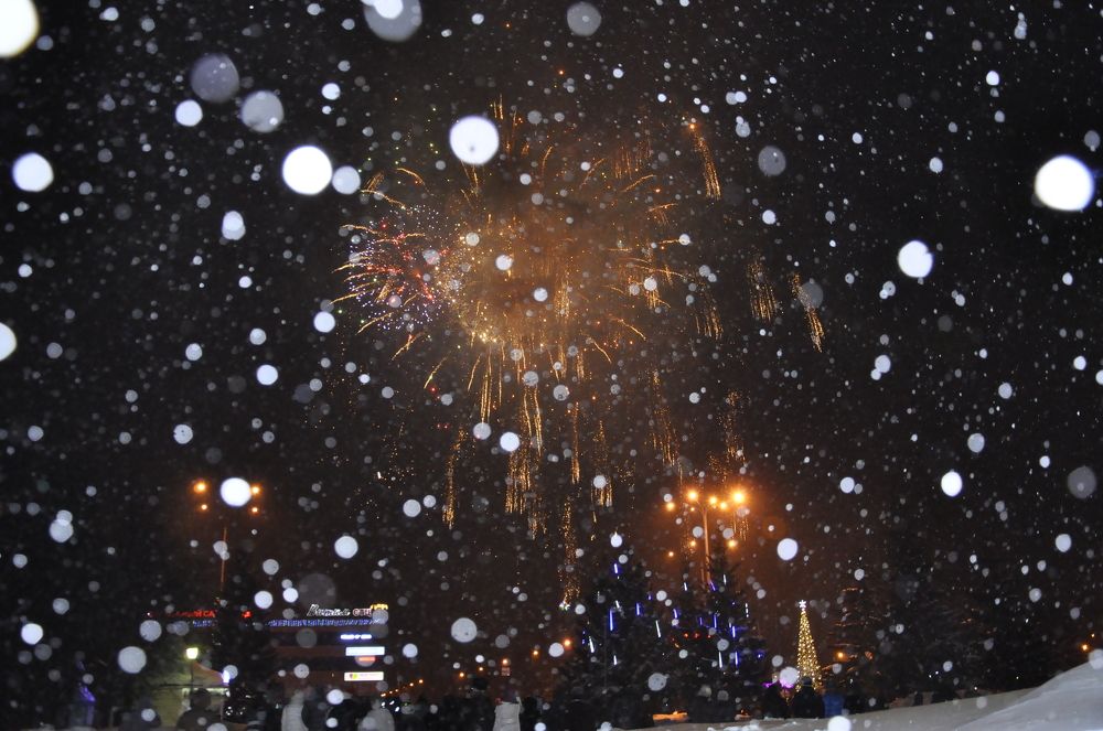 НОВОГОДНИЙ САЛЮТ