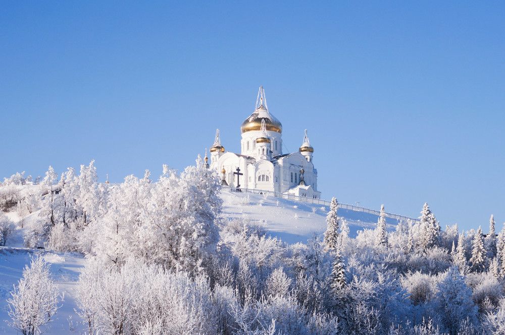 Пермский край. Белогорский монастырь в крещенские морозы.
