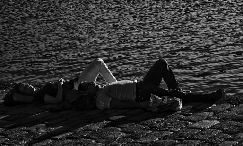 Sleeping in front of a shadow