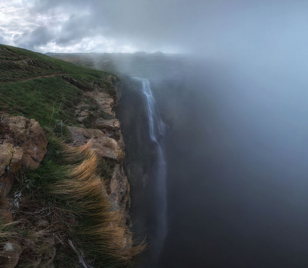 На краю бездны.