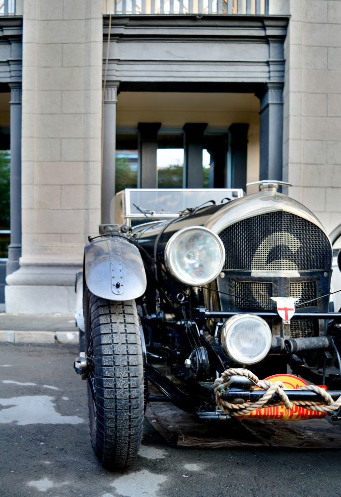 Дедушка отдыхает.