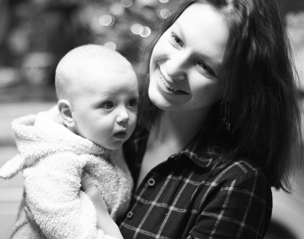 Мадонна с младенцем...