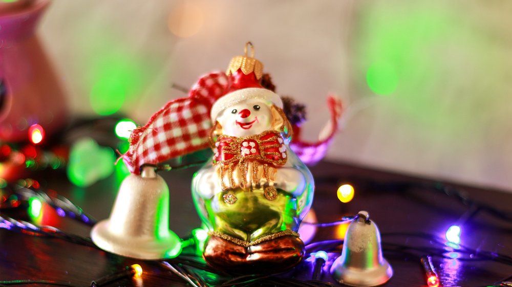 А я играю на гармошке