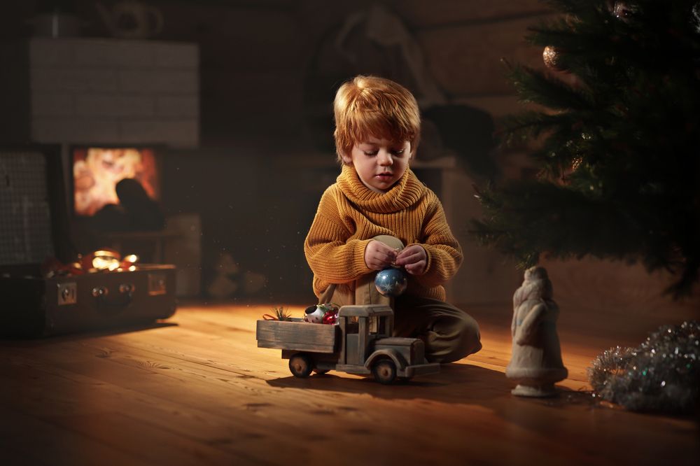 Доставка ёлочных игрушек...