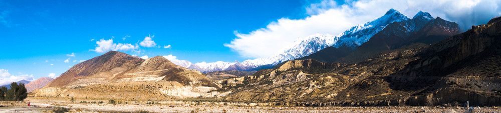 MUSTANG MOUNTAINS LANDSCAPE