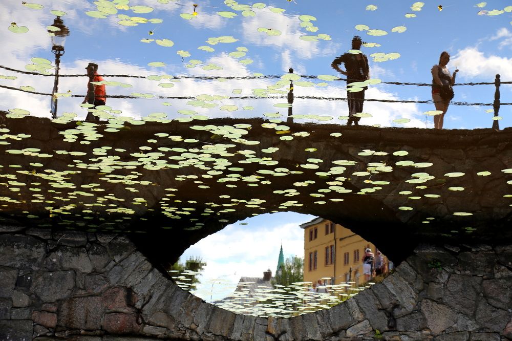 мост в зазеркалье...