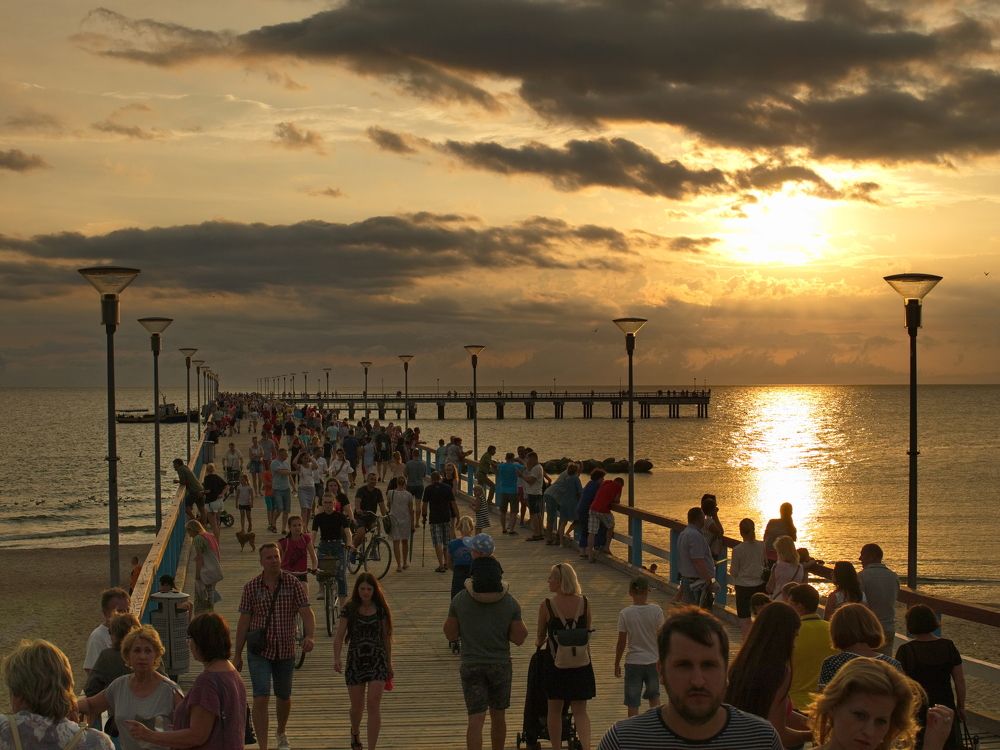 Вечерний променад