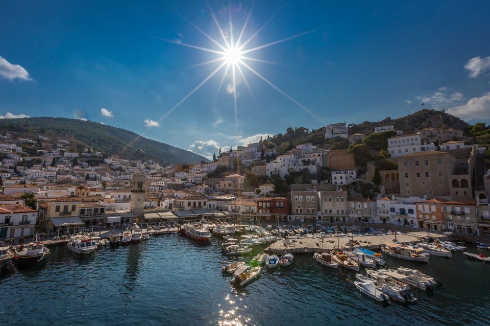 Порт острова Идра. Греция