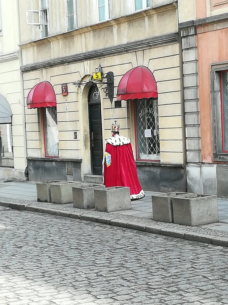 One of the Wise Men walks to visit Jesus