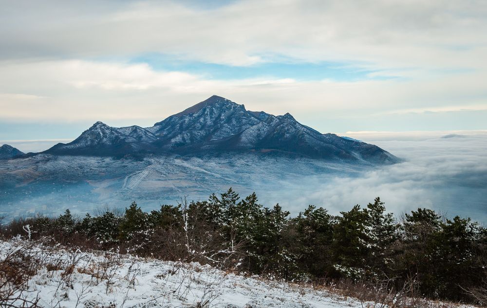 гора Бештау в тумане