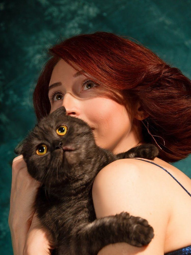 Женщина кошка