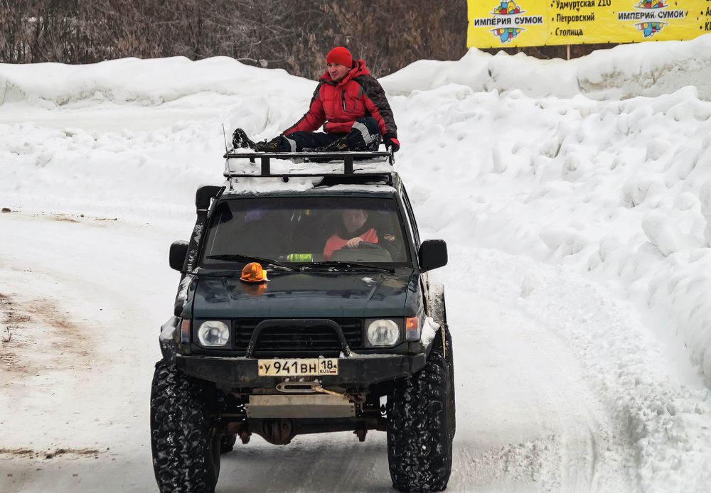 Высоко сижу, далеко гляжу