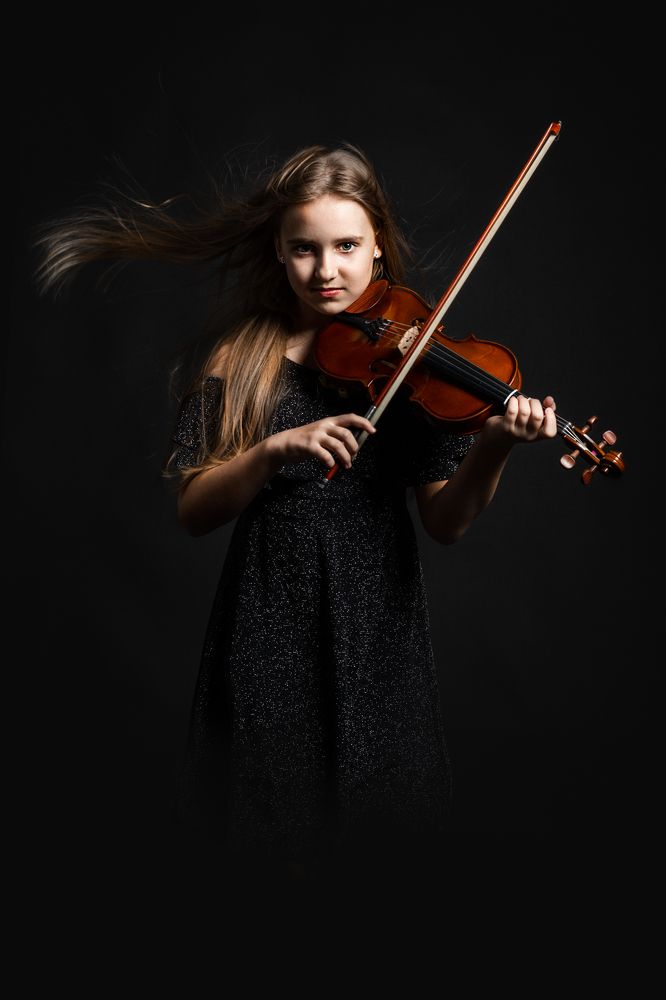 Beautiful Violin girl