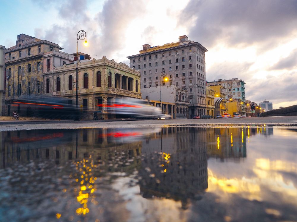 Художественная лужа