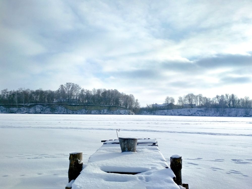 Река  в снегу