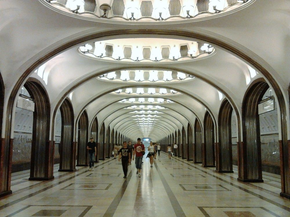 В метро.