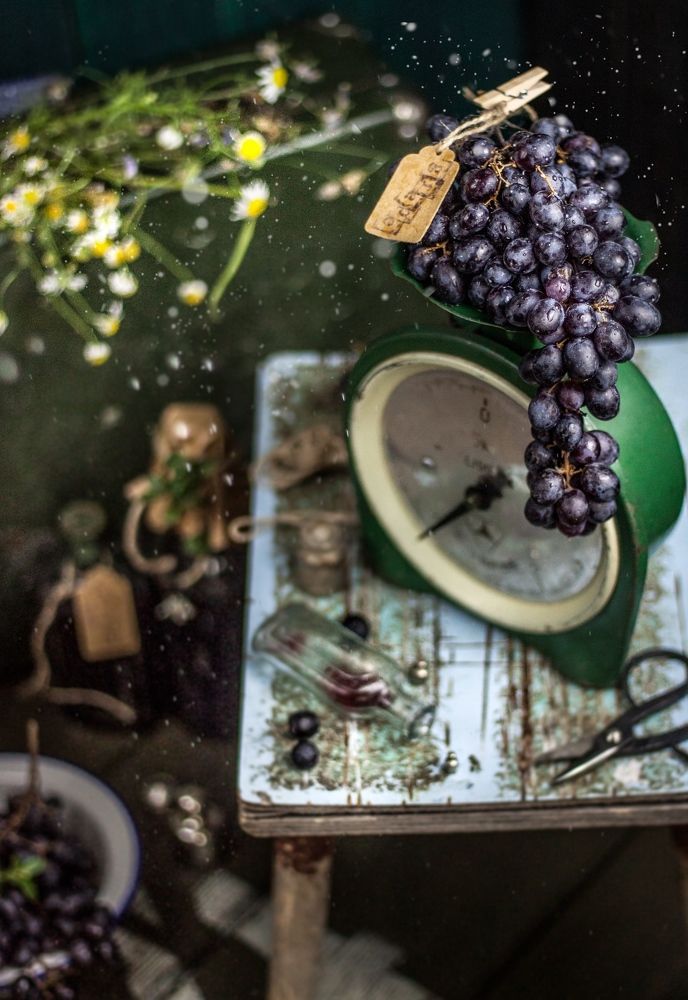 Летом на даче. Виноград