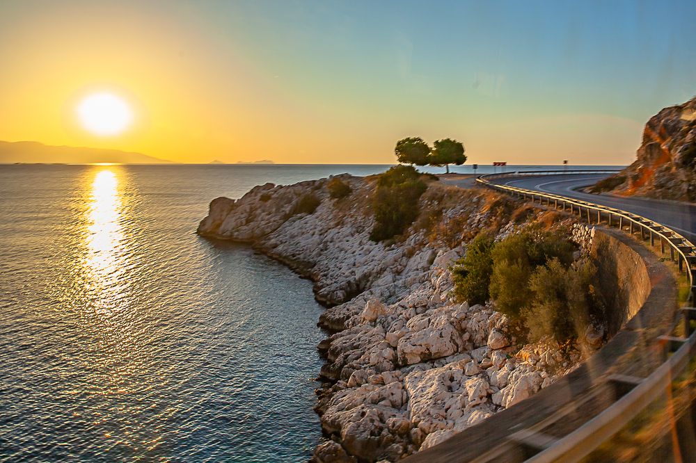 Восход над морем