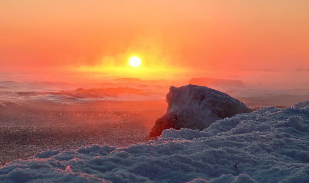 Море пламенем горит 1