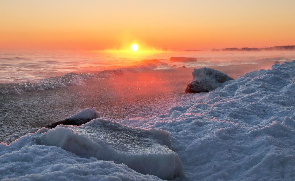 Море пламенем горит 2