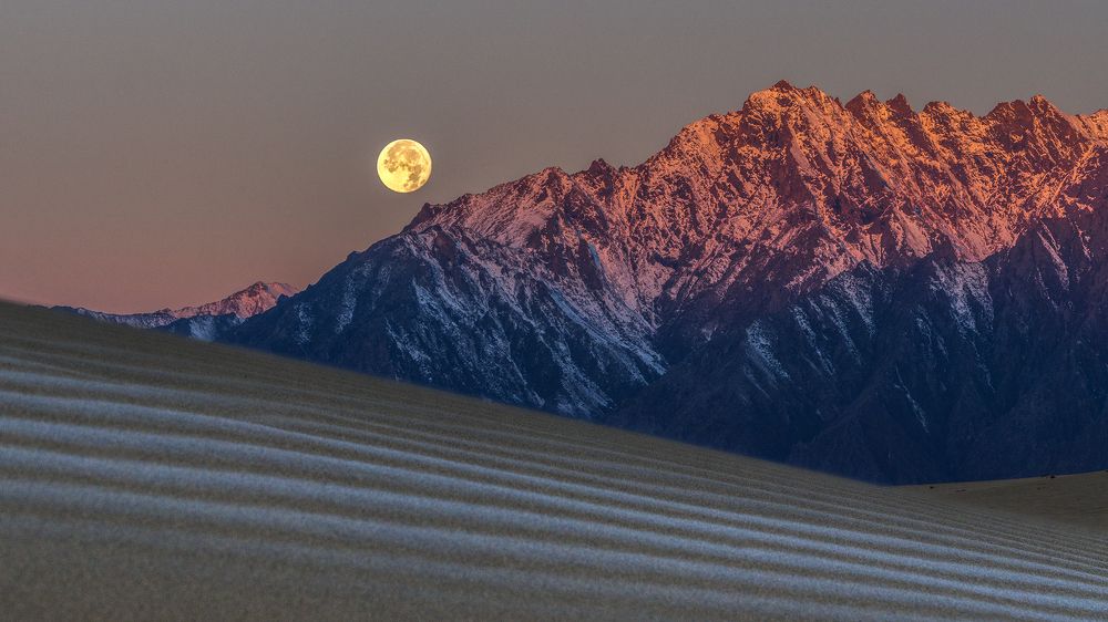 уходящее полнолуние