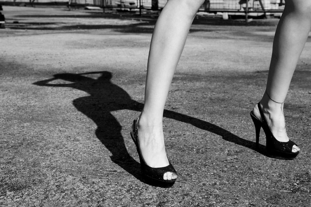 shadow figure - leg edition