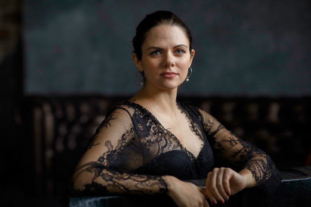 Ана в черном