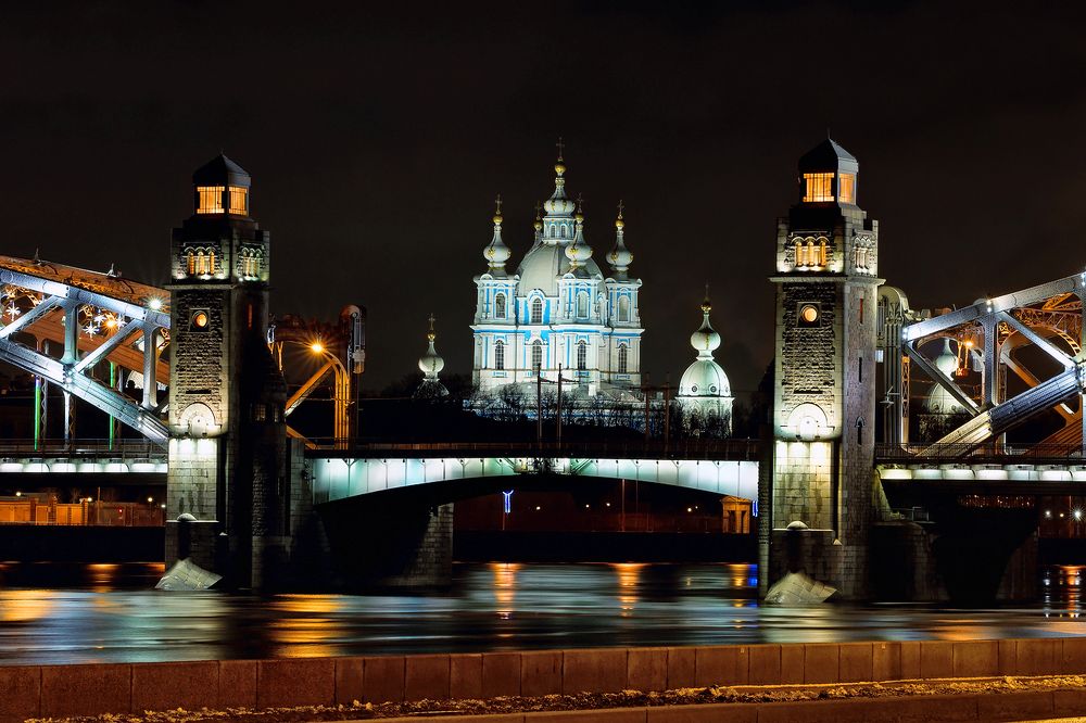Большеохтинский мост и Смольный собор