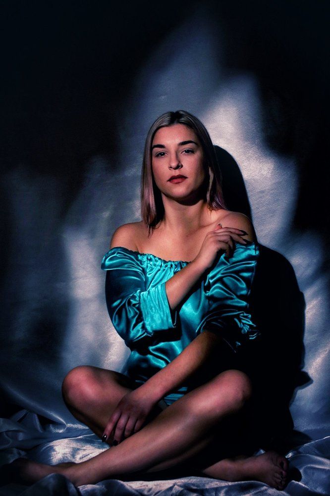 В тени белого огня