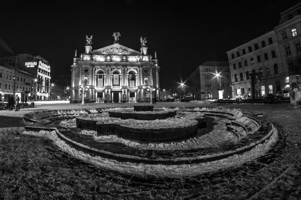 Зимний Львов