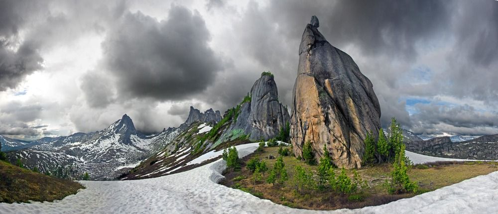 Слоники на горе Видовка. Ергаки.