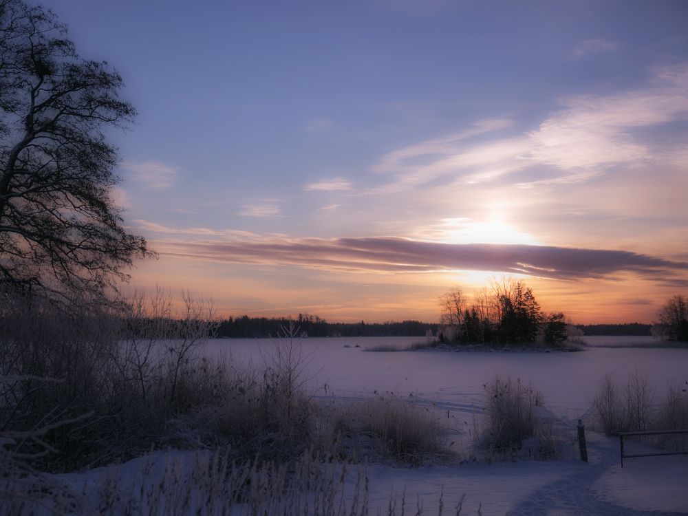 Хмурится январь