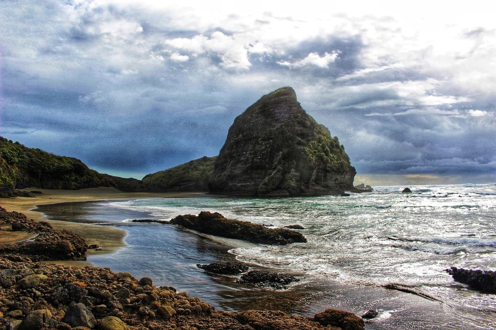 Piha Beach