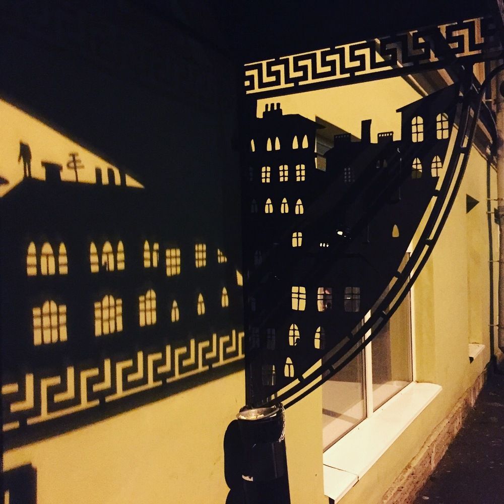 Тени ночного Петербурга