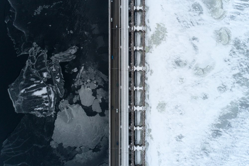 Дорога во льдах