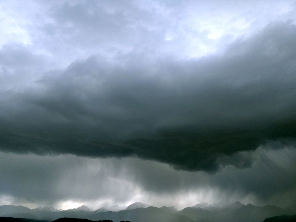 The onset of thunderstorms / Наступление грозы