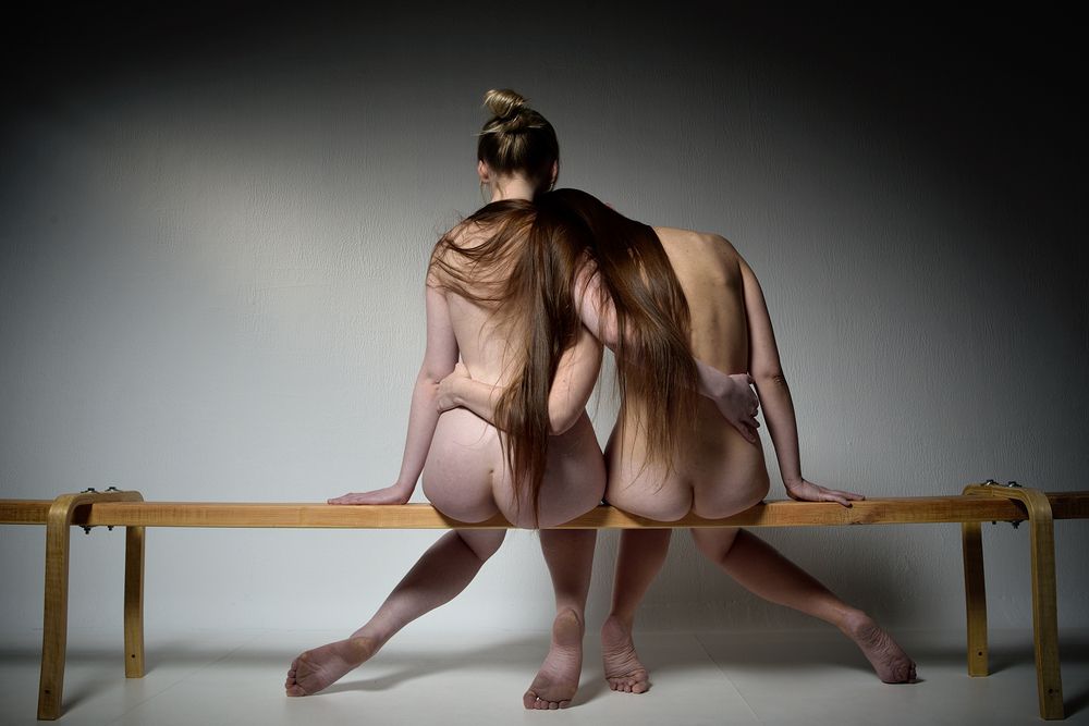 Грустные девушки