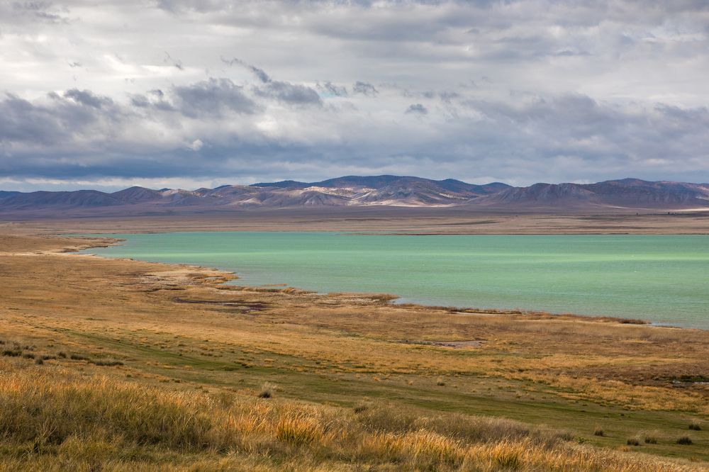 Осень на озере Улуг-Коль