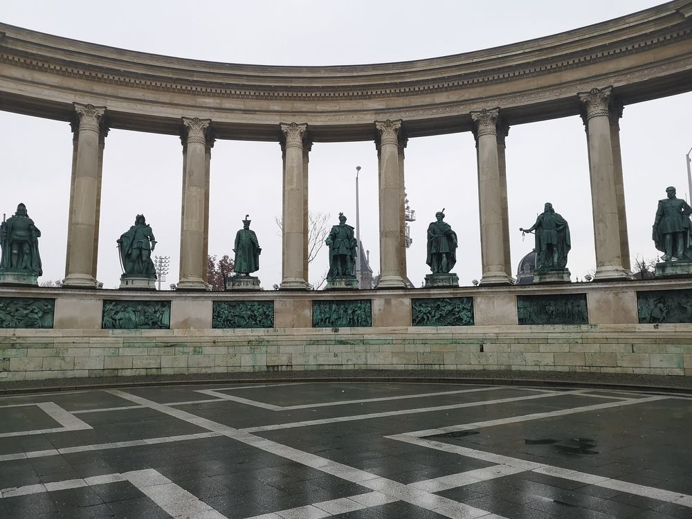 Герои.