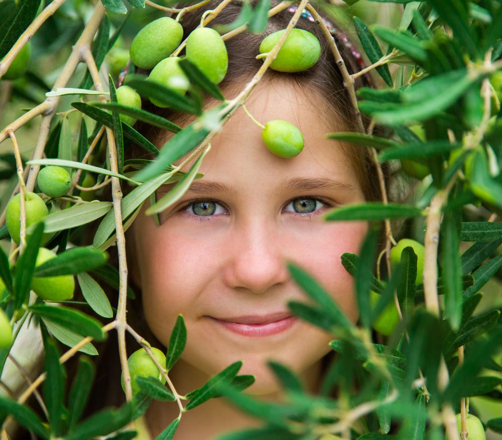 глаза цвета оливок