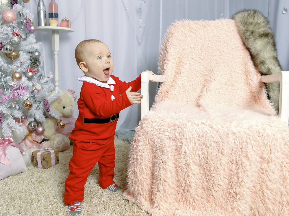 "Ух, ты! Дед Мороз пришел!"