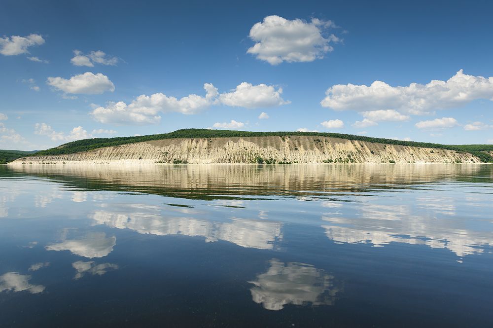 Отражение Волги