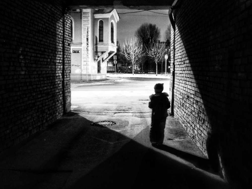 Не ходи со двора!