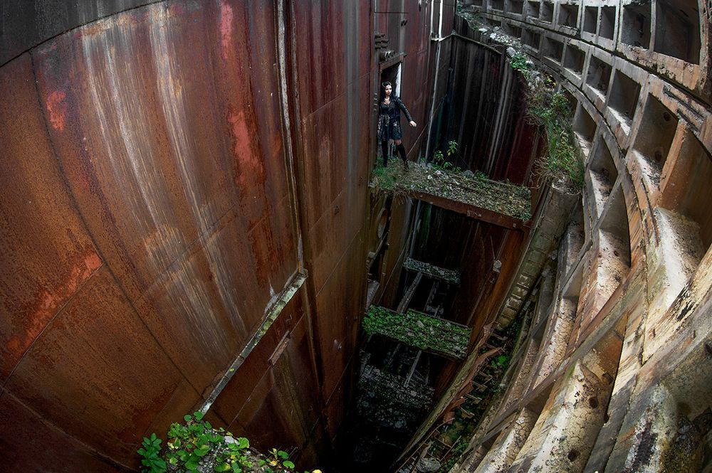 Королева подземного бункера.