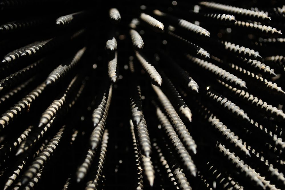 Гвозди, шурупы