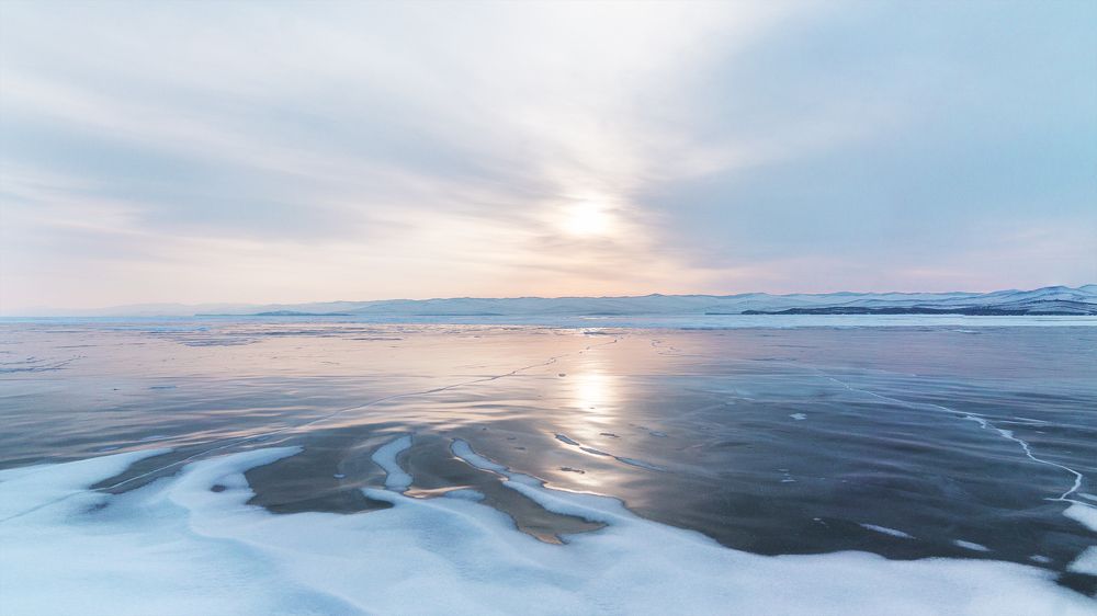 Рассвет на Байкале.