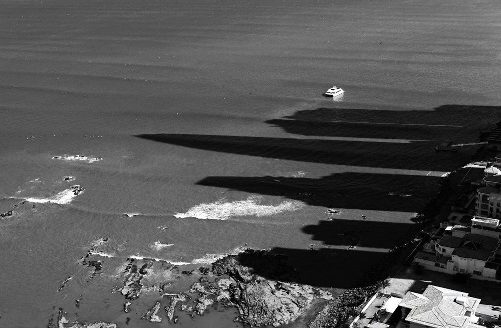 про то, как в океане тени купались...